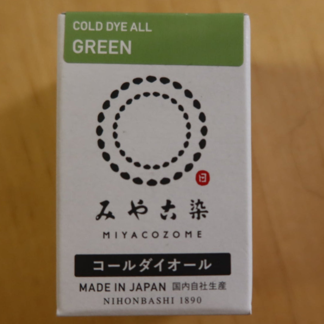 Miyacozome cold dye all green box on a wooden surface