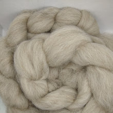Load image into Gallery viewer, Shetland combed tops - Undyed - Light Grey
